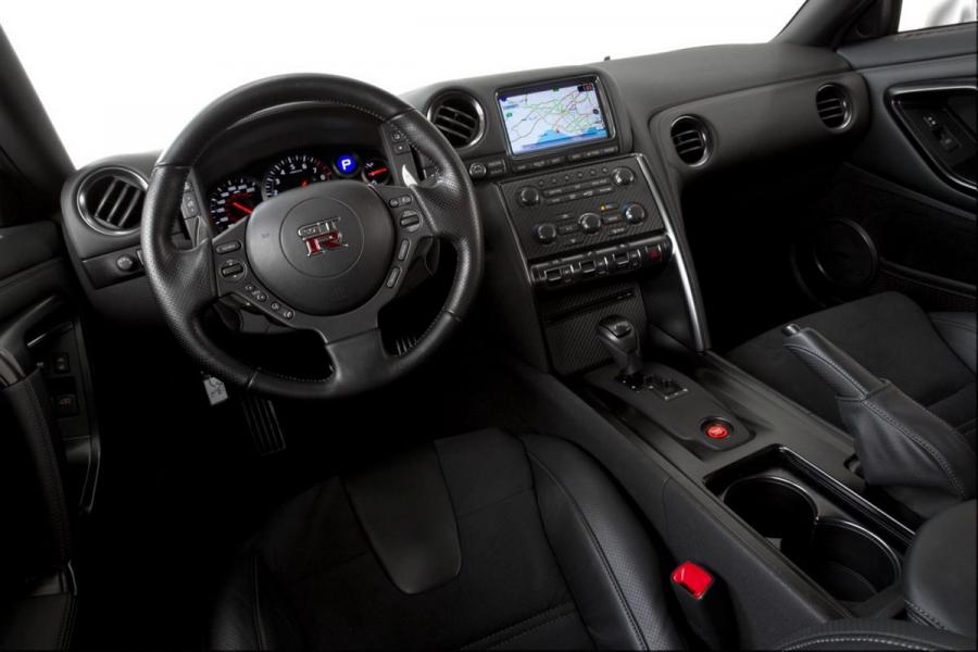  Nissan GT-R Premium 2013 года  (фото 25 из 36)